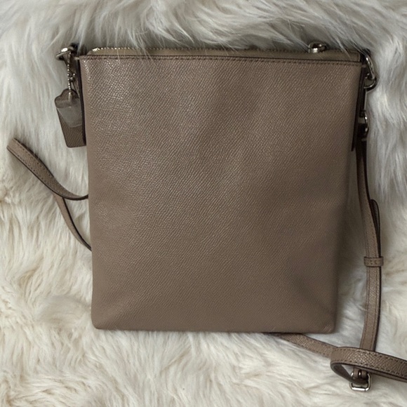 2013 Coach Elegant Kitt Messenger Crossbody Bag - Picture 4 of 7